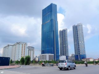 thi truong man hinh quang cao hien thi thong tin phat trien nhanh chong duoc ap dung tai toa nha hanoi ict tower